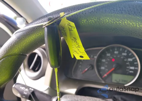 2015 Toyota Rav4 Le z USA, uszkodzony, nr VIN JTMZFREV7FJ053277